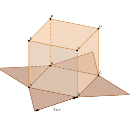 Étude d'une pyramide inscrite dans un cube