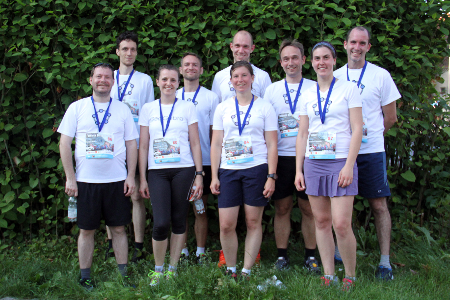 Einige Mitglieder des GeoGebra Teams: (von links nach rechts) Zoltán Kovács, Zbyněk Konečny, Judith Hohenwarter, Stefan Lizelfelner, Sabrina Azesberger, Balázs Bencze, Markus Hohenwarter, Johanna Zöchbauer und Diego Lieban (Wels, 2016)
