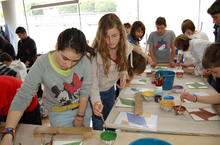 Alumnas de 2º de ESO en el Museu del Taulell de Onda, Castellón