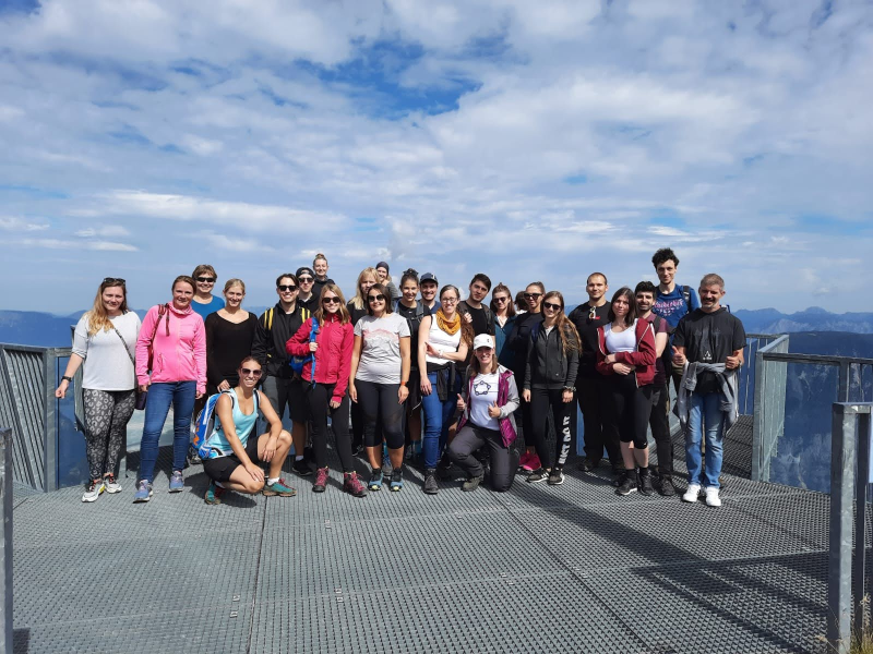 Group picture on the 5 fingers platform on the Austrian mountain Krippenstein.
