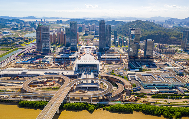 From May 6, various visa policy relaxation measures will be implemented for mainlanders who want to visit Macau.

On Sunday, Macau's government intelligence service said in a press release in Portuguese and Chinese that individuals from mainland China may have several participants between Macau and Hung-chien to join the "Macao-Hung-Chin Tour Group."

Residents of 20 large Chinese cities, including Beijing, Shanghai, Guangzhou and Shenzhen, can now apply entirely online for Macao or Hong Kong visas without having to visit China's public security office.

Another move makes it possible for mainland residents seeking business visas for Macau or Hong Kong to apply at all immigration offices across China. Those seeking business visas for multiple trips during the specified period will now be able to obtain one electronically. It follows an announcement by China's national immigration office on Sunday that outlined all relaxed visa protocols.

Members of the group tour will be able to travel to Hengyn and Macau several times within seven days through the arrival hall at Hengyn Port (pictured, center). This will be the basis for the entire group to travel together each time, inside and outside.

The Macau government earlier this year mentioned the idea of a multiple entry visa between Macau and the island of Hung-chien (the mainland territory next door).

It has been described as a possible way to expand mainland tourists' per-tour presence in Macau by allowing such visitors to sleep overnight in cheaper Hung-chien hotel rooms.

The Macau government said on Sunday that China's national immigration agency's announcement of Heng Chin's multiple entry into Macau was "an important step that will contribute to expanding visitors and promoting the integrated development of Macau and Heng Chin."

Macau's statement said the Macau government tourism agency would "communicate with local travel agencies to ensure the orderly implementation of the measures and cooperate in the implementation of the measures to carry out relevant public relations work."

Other measures announced by the country's immigration department on Sunday included mainland residents going to Macau to participate in exhibitions, medical appointments or performances being allowed to apply to visit the country several times a year via visas categorized as "other."

Those applying for a medical appointment in Macau can have up to two companions sign the same type of visa. [url=https://www.racesite.pro/]경마사이트프로[/url] 

Macau has pledged to develop medical tourism as part of its efforts to diversify its economy. It recently opened its new medical complex on a trial basis in partnership with leading medical institutions on the mainland.

In a note on Sunday, JPMorgan Securities described all mitigation measures as "a surprise gift from the motherland" for Macau.
