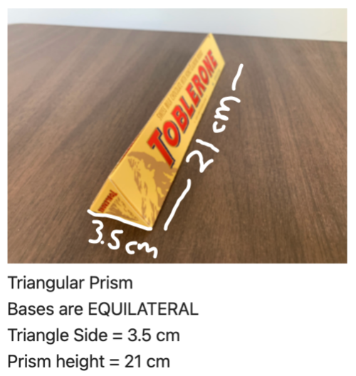 Bu üçgen prizmanın yüksekliğine dikkat edin = 21 cm. Aşağıdaki etkinliği tamamlamak için bu verileri ve yukarıdaki sonuçlarınızı kullanın.