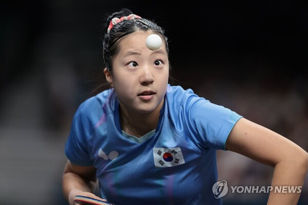Shin Yu-bin lost the game score 0-4 (7-11, 5-13, 7-11, 7-11, 7-11) against Chen Meng (China) in the women's singles semifinals at the 2024 Paris Olympics at the South Paris Arena in Paris, France, at 5 p.m. on the 2nd (Korean time).

In the quarterfinals on the 1st, Shin Yu-bin dramatically advanced to the semifinals by winning the game score 4-3 (11-4 11-7 11-5 7-118-119-113-11) against world No. 13 Miu Hirano (Japan). 

The semifinal opponent was Chun Meng, who won the gold medal in women's singles and doubles at the 2020 Tokyo Olympics. Shin Yu-bin dedicated two points at the beginning of the first game when her backhand receiving was shaken. Afterwards, she won the rally fight in succession to tie the game 3-3, but failed to withstand Chun Meng's strong backhand attack and gave up one game 7-11.

Shin, who unfortunately lost one game, took the lead with two consecutive backhand flick attacks. Then, Cheon Meng attacked Shin's forehand and changed the flow, and Shin eventually lost two games.

Shin Yu-bin, who lost two games in vain, was greatly shaken by the ever-changing serve of three games, 1,000 bruises. The one-sided game continued to widen the gap to 2-9. 

Shin Yu-bin did not easily back down. He managed to score four consecutive points on the brink of collapse, trailing the rival team 7-10. China requested "Operation Time" to cut the flow, and ultimately ended up with three games, 11-7. [url=https://www.ibeautylab.co.kr/18/]안전놀이터[/url]

"Four games of fate. Shin Yu-bin showed strength. He showed a different performance from the previous three games by scoring 7-7. However, he scored three points in a row and ended up losing four games to the finals, failing to advance to the finals.
