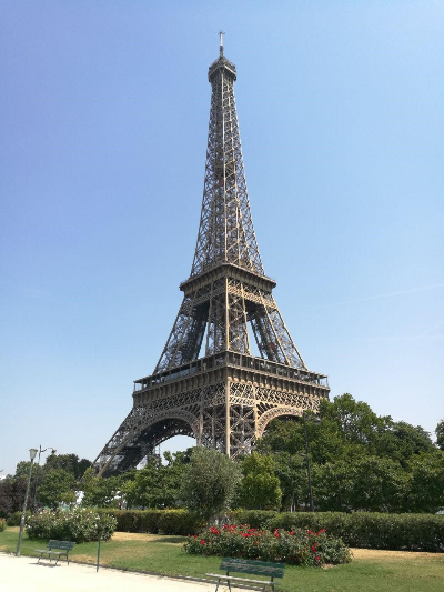 Kuva 1. Eiffel-torni