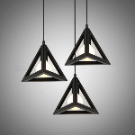 [justify][size=100]Selain itu, bentuk limas juga bisa kita temui pada [b]kap lampu hias[/b], [b]kerucut es krim bagian atas (jika berbentuk segitiga)[/b], atau [b]hiasan meja berbentuk piramida[/b]. Benda-benda ini tidak hanya memiliki nilai estetika, tetapi juga secara tidak langsung memperkenalkan konsep limas dalam kehidupan sehari-hari.[/size][/justify]